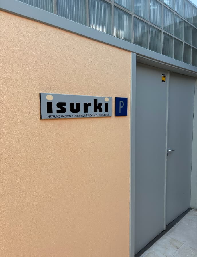 Contacta con Isurki